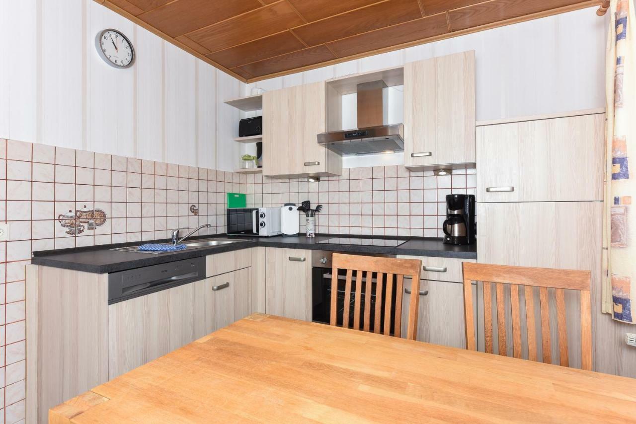 Haus Hafeneck Mit Fruehstuecksoption Apartment Bensersiel Exterior photo